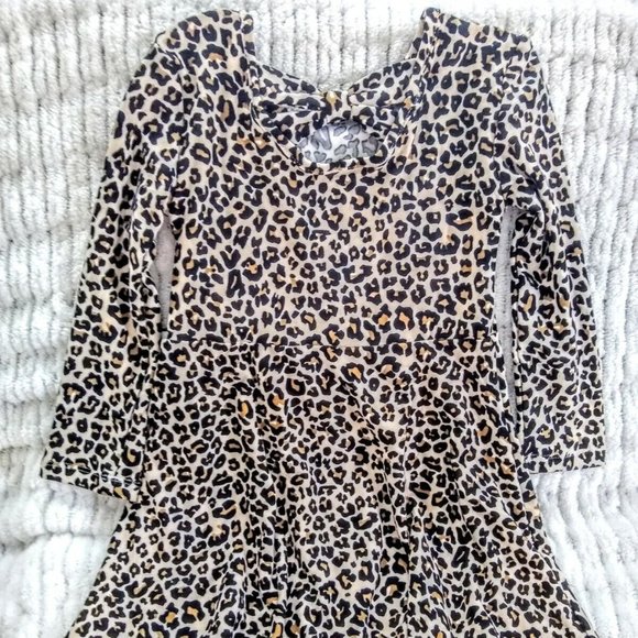 Robe Fille Imprimé Guépard (cheetah) - Taille 2T, Couleur Rose Sweet Heart - Occasion Très Bon état